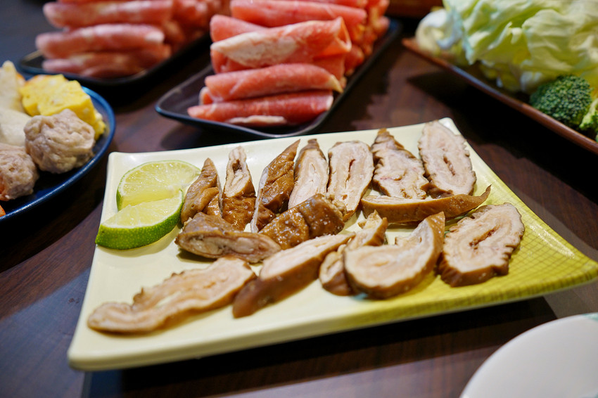 台北｜David豆腐 沙嗲麻辣鍋 新莊特色鴛鴦火鍋 - 奇奇一起玩樂趣