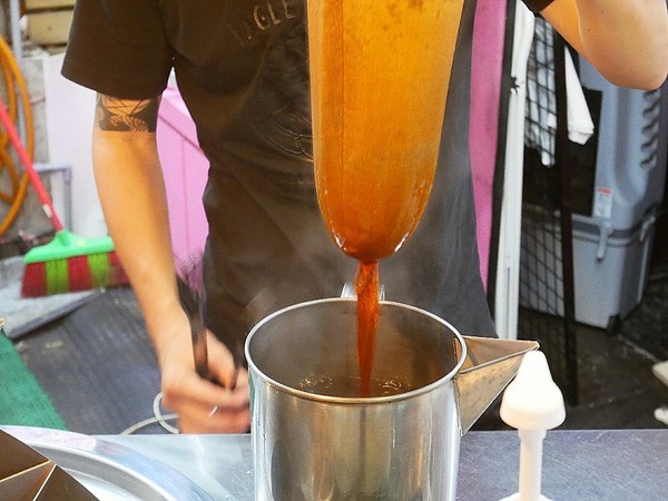 嘟嘟車曼谷手沖奶茶：嘟嘟車曼谷手沖奶茶-新北板橋湳雅夜市  全手沖泰式飲品  逛街解油膩的好朋友