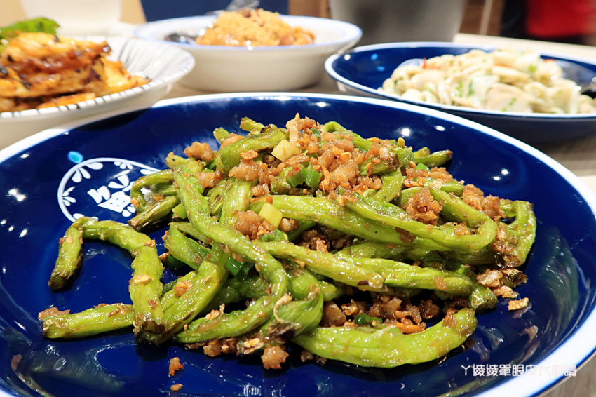 開飯川食堂進駐台中秀泰生活文心店囉！鮮香麻辣的四川料理，開飯啦！