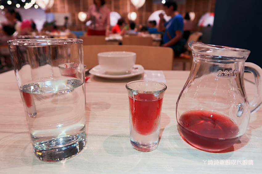 開飯川食堂進駐台中秀泰生活文心店囉！鮮香麻辣的四川料理，開飯啦！