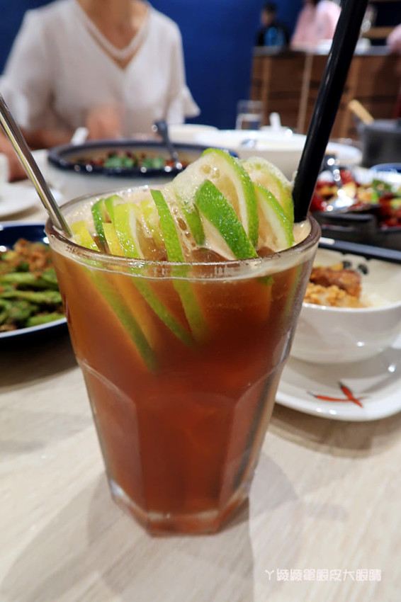 開飯川食堂進駐台中秀泰生活文心店囉！鮮香麻辣的四川料理，開飯啦！