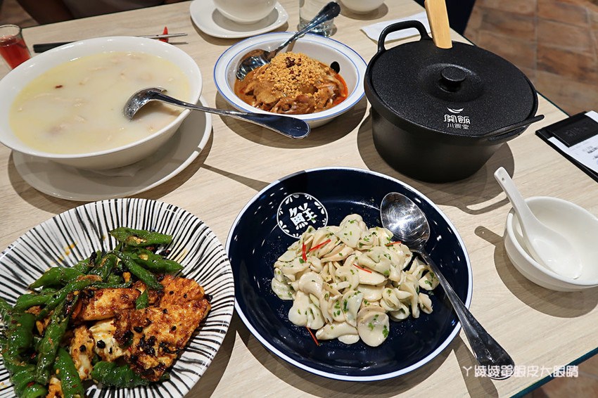 開飯川食堂進駐台中秀泰生活文心店囉！鮮香麻辣的四川料理，開飯啦！
