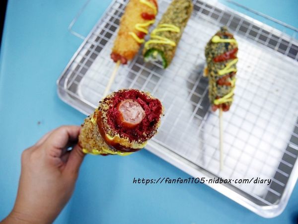 台中逢甲夜市【NAMI米熱狗】#韓式熱狗 #德式香腸 #莫札瑞拉起司 (16).JPG