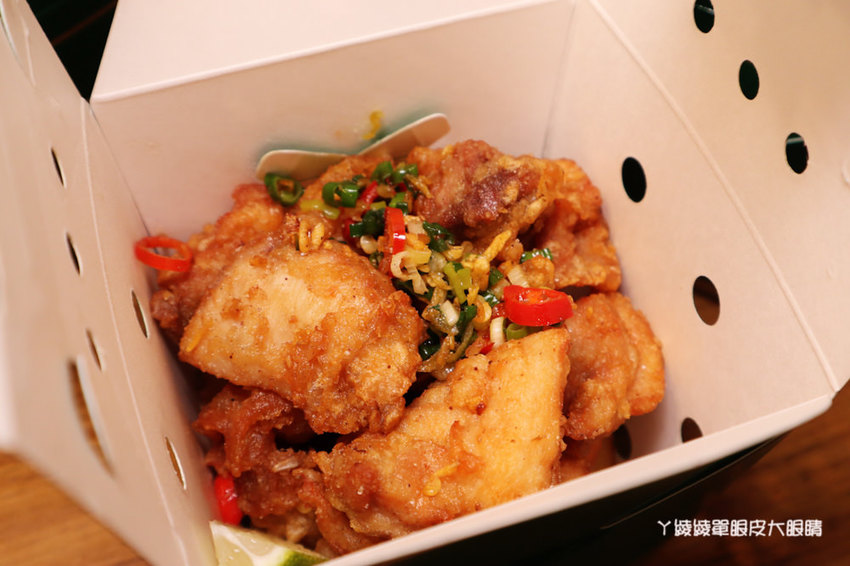 新竹美食推薦戲棚下！在百年老屋吃鮮嫩多汁的台日式炸雞，霸王別姬、鐵扇公主套餐你吃過沒