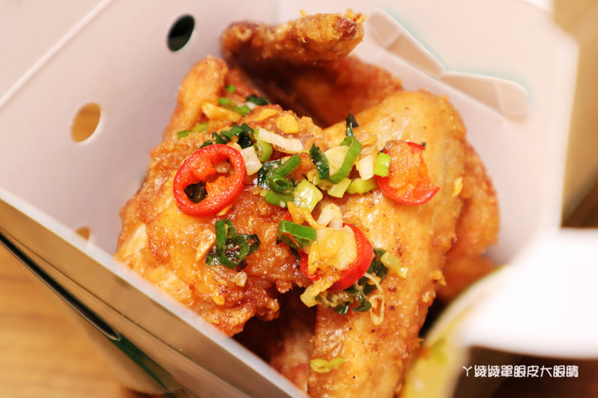 新竹美食推薦戲棚下!在百年老屋吃鮮嫩多汁的台日式炸雞,霸王別姬、鐵扇公主套餐你吃過沒