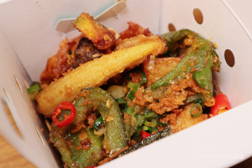 新竹美食推薦戲棚下！在百年老屋吃鮮嫩多汁的台日式炸雞，霸王別姬、鐵扇公主套餐你吃過沒