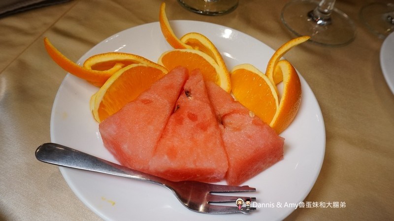 《內湖美食推薦》88號樂章婚宴會館。無菜單料理創意合菜適合商務聚餐宴客。更是台北婚宴場地首選喔！︱（影片）