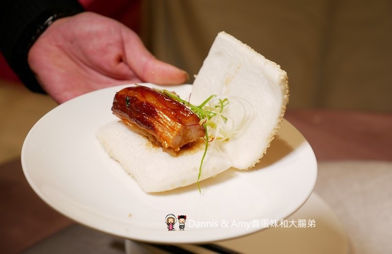 《內湖美食推薦》88號樂章婚宴會館。無菜單料理創意合菜適合商務聚餐宴客。更是台北婚宴場地首選喔！︱（影片）