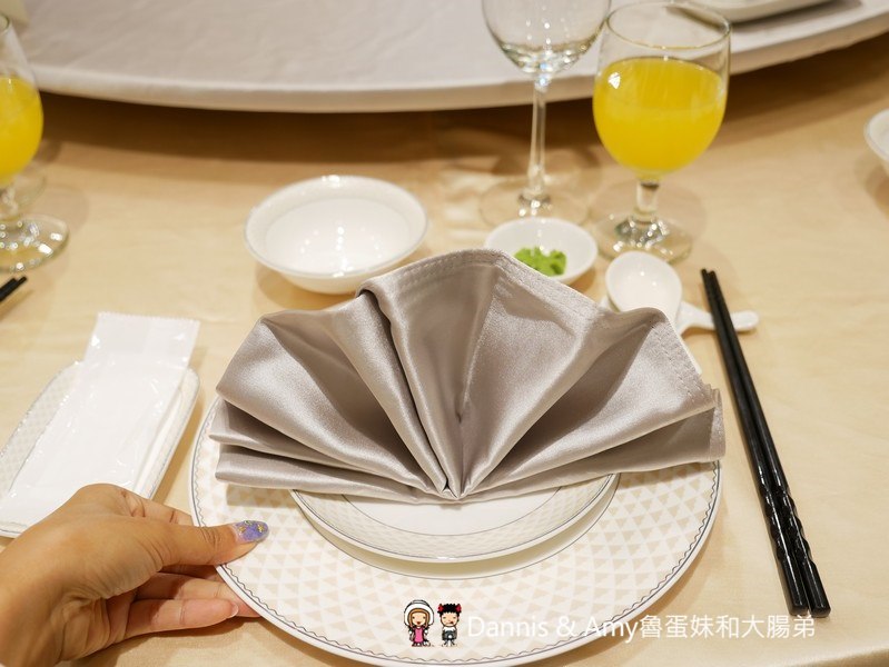 《內湖美食推薦》88號樂章婚宴會館。無菜單料理創意合菜適合商務聚餐宴客。更是台北婚宴場地首選喔！︱（影片）