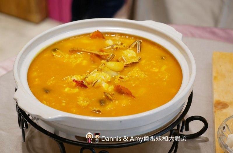 《內湖美食推薦》88號樂章婚宴會館。無菜單料理創意合菜適合商務聚餐宴客。更是台北婚宴場地首選喔！︱（影片）