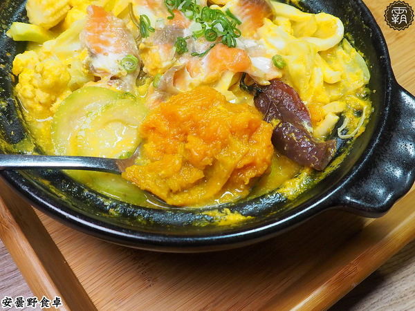 安曇野食卓： 安曇野食卓，七彩鮮魚丼鮮豔動人，炙燒魚油好甘甜～昆布蔬果湯頭結合鮭魚湯，味美鮮甜！