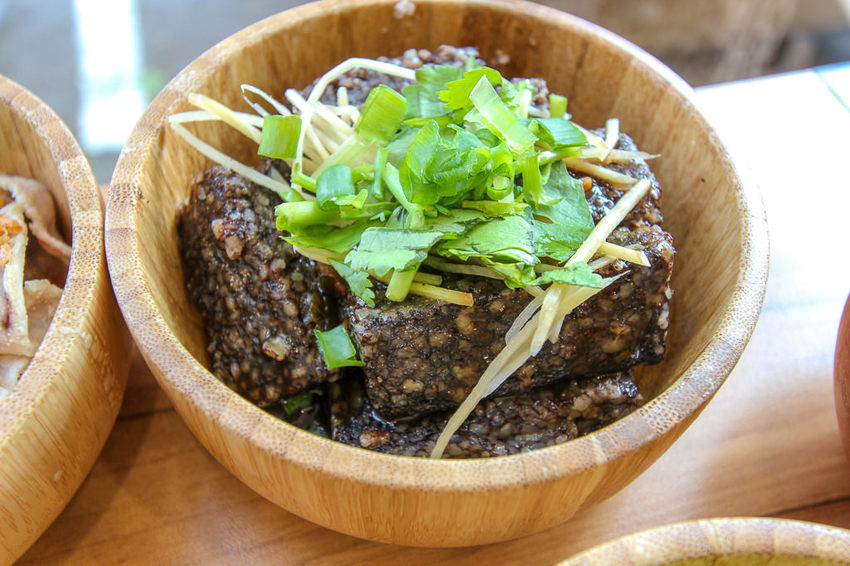 台中西區，花山家宣飲麵鋪，帶著濃烈文青風格的台式麵店! - 微笑Joe幸運