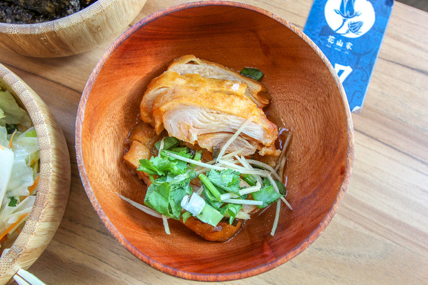 台中西區，花山家宣飲麵鋪，帶著濃烈文青風格的台式麵店! - 微笑Joe幸運