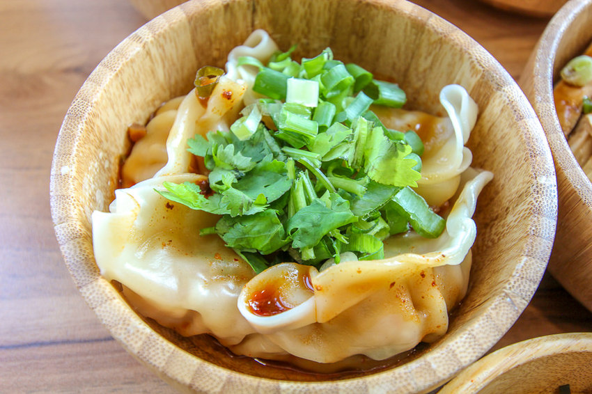 台中西區，花山家宣飲麵鋪，帶著濃烈文青風格的台式麵店! - 微笑Joe幸運