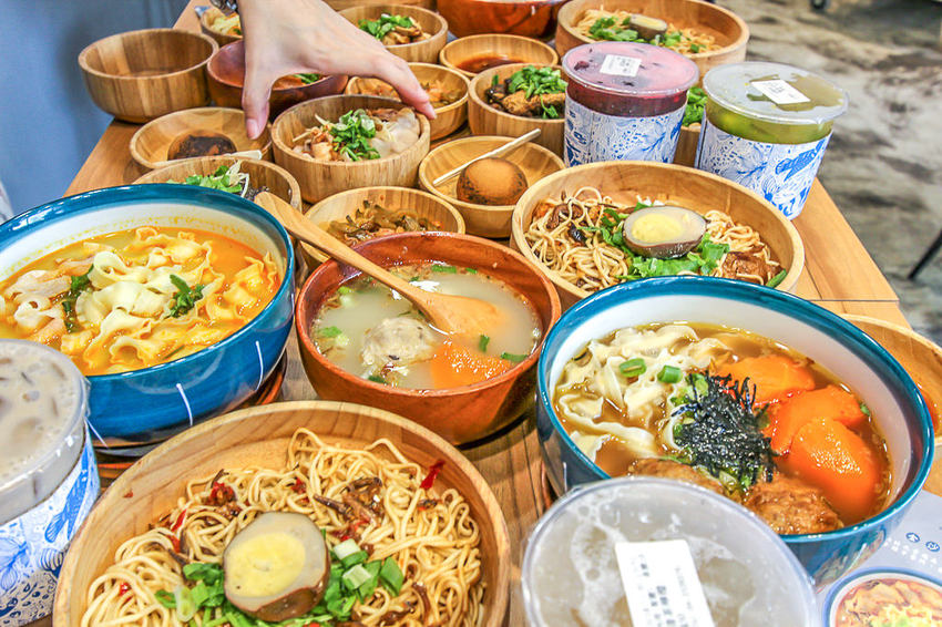 台中西區，花山家宣飲麵鋪，帶著濃烈文青風格的台式麵店! - 微笑Joe幸運