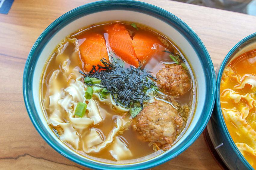 台中西區，花山家宣飲麵鋪，帶著濃烈文青風格的台式麵店! - 微笑Joe幸運