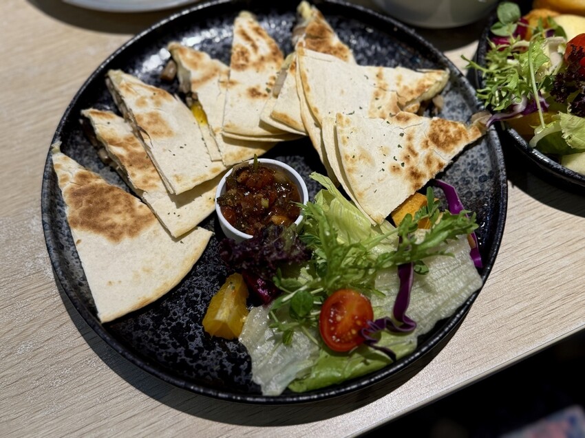 開胃菜:墨西哥薄餅 綜合野菇 (1).jpg