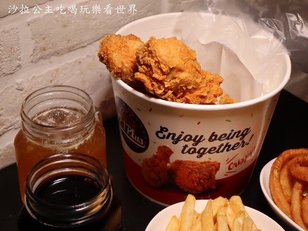 21風味館:台北信義區美食/炸物『21風味館(台北時代門市)』我們都是好咖/香脆炸雞桶/捷運市政府站