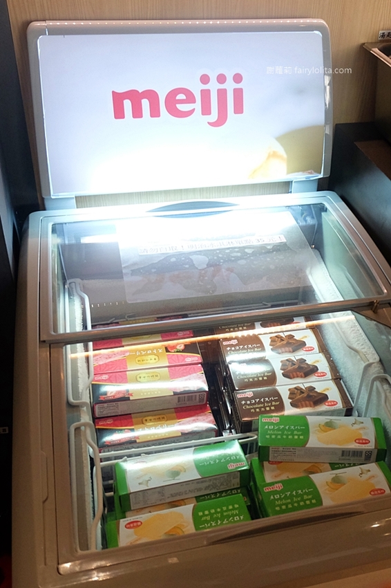 萬客什鍋(美村店)。網友譽為「台中最狂火鍋店」,人潮滿到從店內爆出來、不收服務費,還附免費飲料無限續! @蹦啾♥謝蘿莉 La vie heureuse