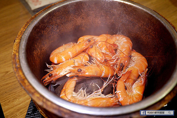 基隆美食【鍋太郎極海鮮涮涮鍋專賣店】基隆崁仔頂新鮮直送。基隆仁愛小火鍋涮涮鍋。基隆廟口火鍋