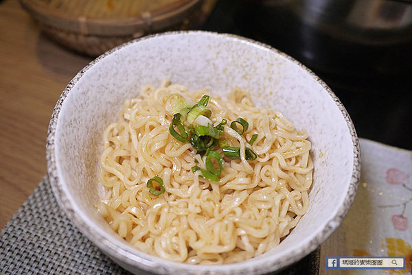 基隆美食【鍋太郎極海鮮涮涮鍋專賣店】基隆崁仔頂新鮮直送。基隆仁愛小火鍋涮涮鍋。基隆廟口火鍋