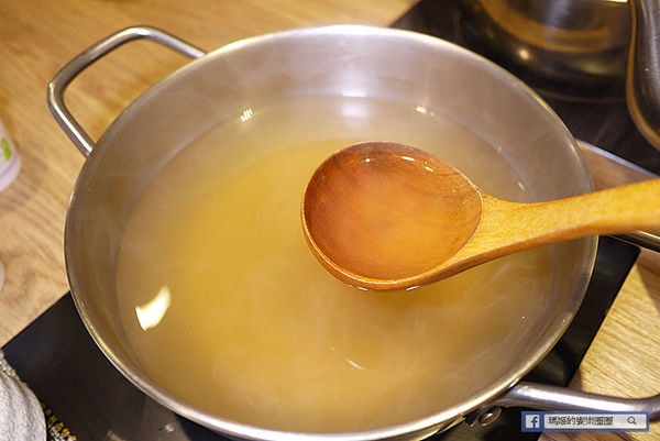 基隆美食【鍋太郎極海鮮涮涮鍋專賣店】基隆崁仔頂新鮮直送。基隆仁愛小火鍋涮涮鍋。基隆廟口火鍋