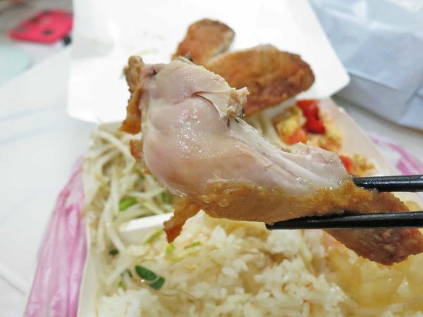 【蘆洲美食】鱻八里便當-６０元就能吃到CP值超高的美味便當店！