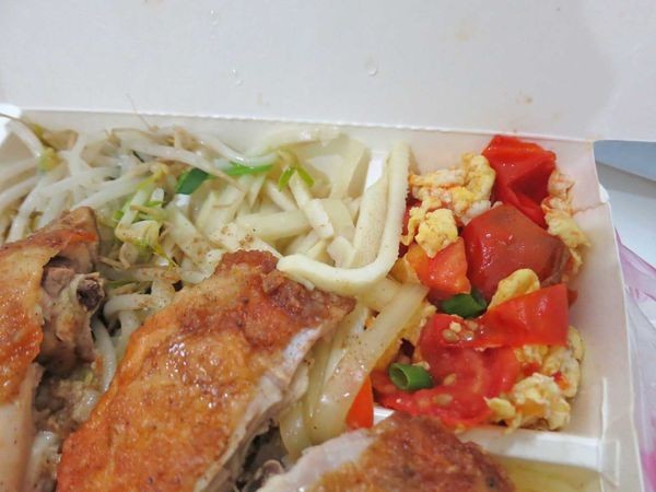 【蘆洲美食】鱻八里便當-６０元就能吃到CP值超高的美味便當店！