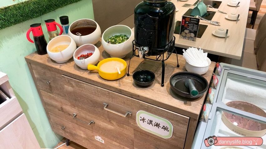 覺醒幸福鍋物 │新北新莊美食/寵物友善。比手大的胖豬蝦 - 丹尼的吃喝玩樂