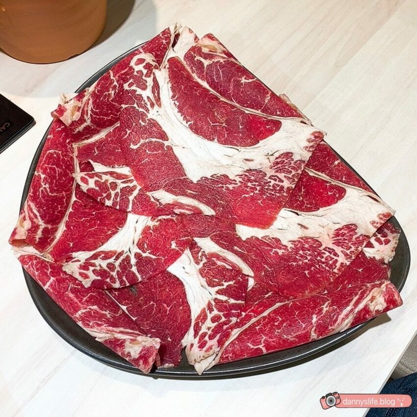 覺醒幸福鍋物 │新北新莊美食/寵物友善。比手大的胖豬蝦 - 丹尼的吃喝玩樂