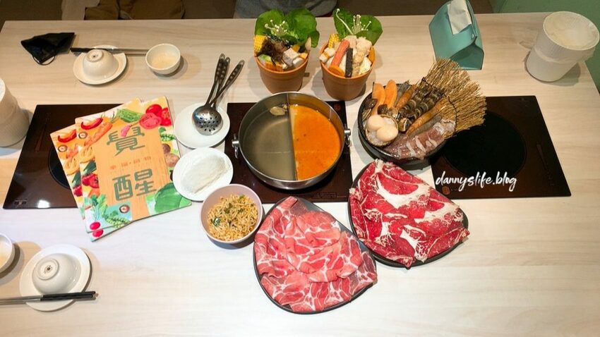 覺醒幸福鍋物 │新北新莊美食/寵物友善。比手大的胖豬蝦 - 丹尼的吃喝玩樂