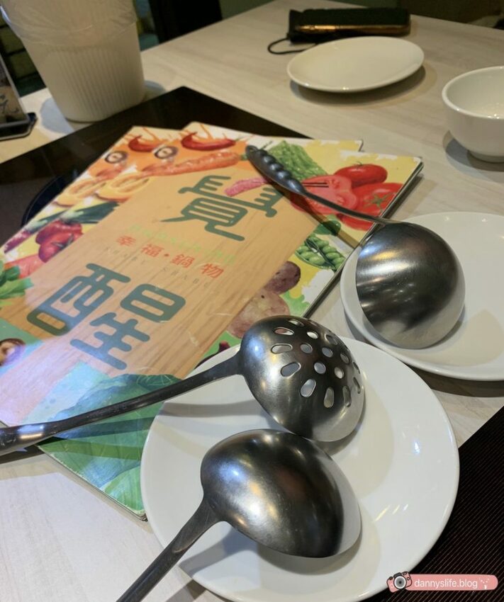 覺醒幸福鍋物 │新北新莊美食/寵物友善。比手大的胖豬蝦 - 丹尼的吃喝玩樂