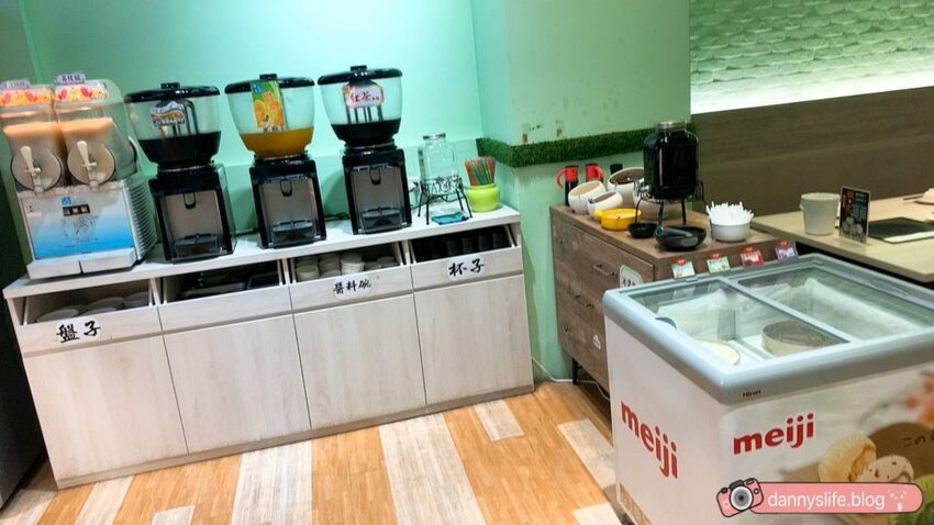 覺醒幸福鍋物 │新北新莊美食/寵物友善。比手大的胖豬蝦 - 丹尼的吃喝玩樂