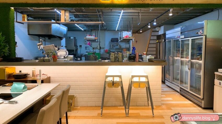 覺醒幸福鍋物 │新北新莊美食/寵物友善。比手大的胖豬蝦 - 丹尼的吃喝玩樂