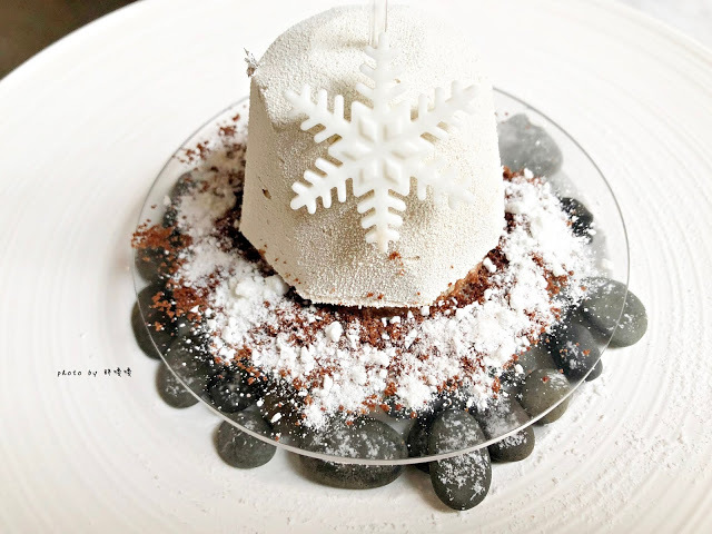 【台北 大安】Truffles Aroma 舒服氣息💐💐💐空間絕美，精心佈置，藝術品般的法式甜點，價位偏高，口味見仁見智，網路評價兩極，整體非常適合拍照📷