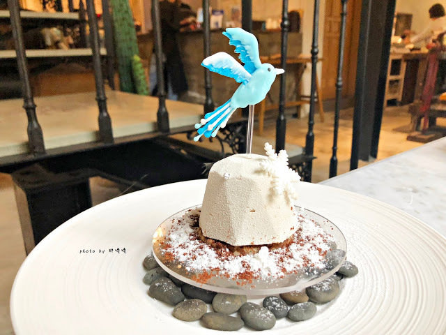 【台北 大安】Truffles Aroma 舒服氣息💐💐💐空間絕美，精心佈置，藝術品般的法式甜點，價位偏高，口味見仁見智，網路評價兩極，整體非常適合拍照📷