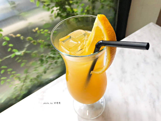 【台北 大安】Truffles Aroma 舒服氣息💐💐💐空間絕美，精心佈置，藝術品般的法式甜點，價位偏高，口味見仁見智，網路評價兩極，整體非常適合拍照📷