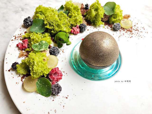 【台北 大安】Truffles Aroma 舒服氣息💐💐💐空間絕美，精心佈置，藝術品般的法式甜點，價位偏高，口味見仁見智，網路評價兩極，整體非常適合拍照📷