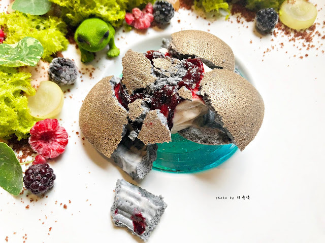 【台北 大安】Truffles Aroma 舒服氣息💐💐💐空間絕美，精心佈置，藝術品般的法式甜點，價位偏高，口味見仁見智，網路評價兩極，整體非常適合拍照📷