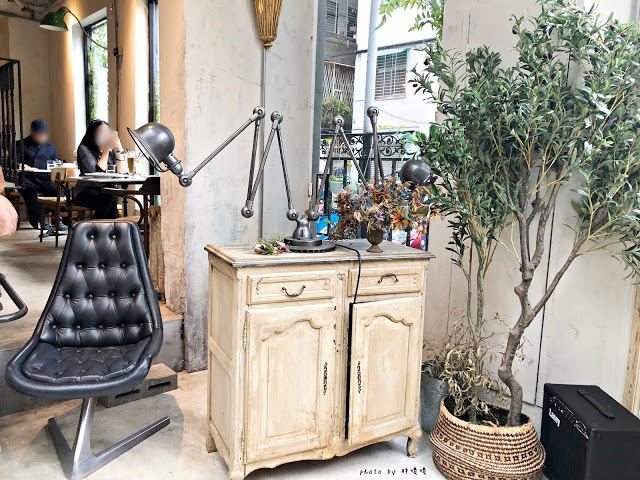 【台北 大安】Truffles Aroma 舒服氣息💐💐💐空間絕美，精心佈置，藝術品般的法式甜點，價位偏高，口味見仁見智，網路評價兩極，整體非常適合拍照📷