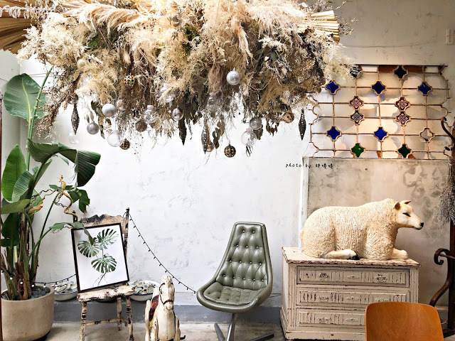 【台北 大安】Truffles Aroma 舒服氣息💐💐💐空間絕美，精心佈置，藝術品般的法式甜點，價位偏高，口味見仁見智，網路評價兩極，整體非常適合拍照📷