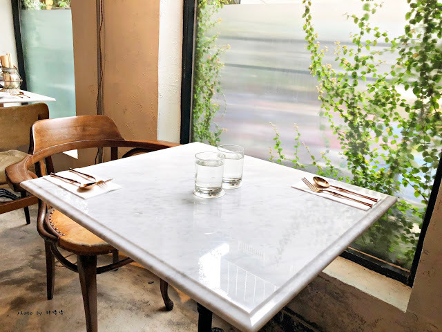 【台北 大安】Truffles Aroma 舒服氣息💐💐💐空間絕美，精心佈置，藝術品般的法式甜點，價位偏高，口味見仁見智，網路評價兩極，整體非常適合拍照📷