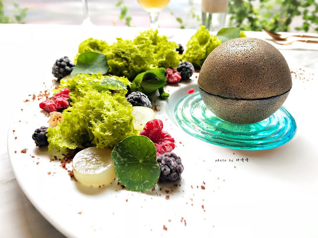 【台北 大安】Truffles Aroma 舒服氣息💐💐💐空間絕美，精心佈置，藝術品般的法式甜點，價位偏高，口味見仁見智，網路評價兩極，整體非常適合拍照📷