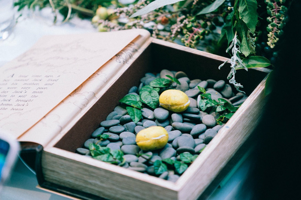 《Truffles Aroma 舒服氣息》古件堆疊的浪漫歐風情境，連甜點都美得像幅畫！