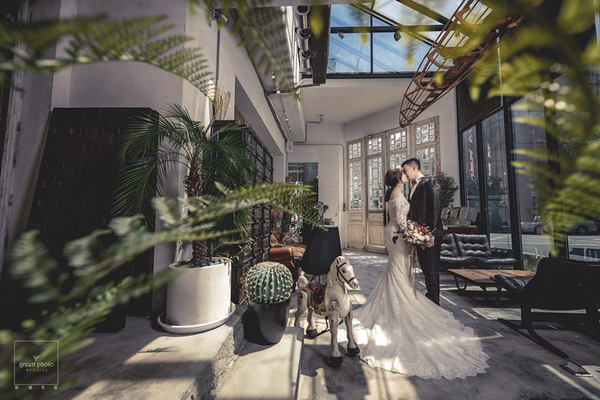 《Truffles Aroma 舒服氣息》古件堆疊的浪漫歐風情境，連甜點都美得像幅畫！