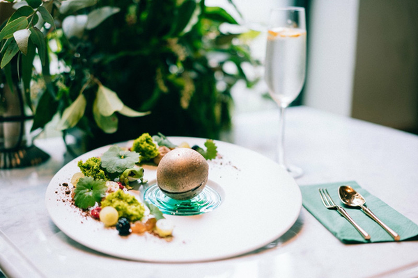 《Truffles Aroma 舒服氣息》古件堆疊的浪漫歐風情境，連甜點都美得像幅畫！