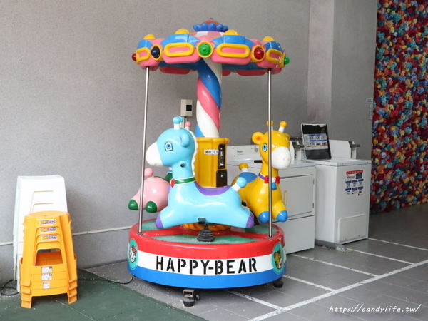 黃色風箏 Yellowkite:台南住宿│台南民宿 黃色風箏 Yellowkite〃台南親子住宿推薦,多款主題特色房型,房間還有溜滑梯讓小朋友們也瘋狂~