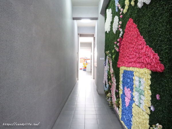 黃色風箏 Yellowkite:台南住宿│台南民宿 黃色風箏 Yellowkite〃台南親子住宿推薦,多款主題特色房型,房間還有溜滑梯讓小朋友們也瘋狂~