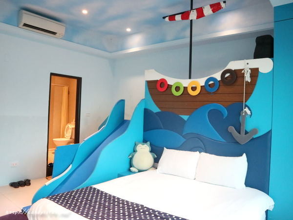 黃色風箏 Yellowkite:台南住宿│台南民宿 黃色風箏 Yellowkite〃台南親子住宿推薦,多款主題特色房型,房間還有溜滑梯讓小朋友們也瘋狂~