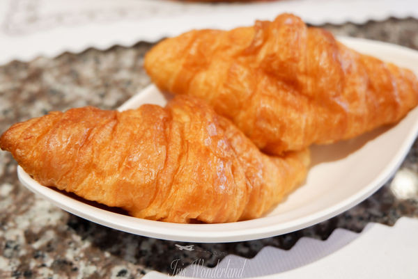 【食記】桃園・龍潭｜牛唄唄庭園式牛排，適合親子的平價牛排館，在戶外庭園式座位好好享用一頓吧！完整菜單